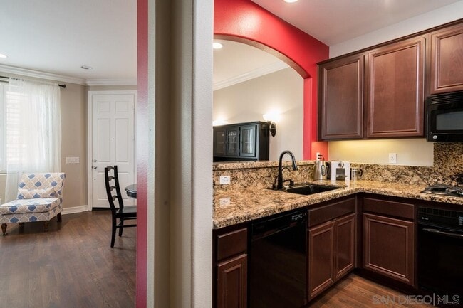 Building Photo - Beautifully maintained town home in the sought after community of Ravenna at 4S Ranch!