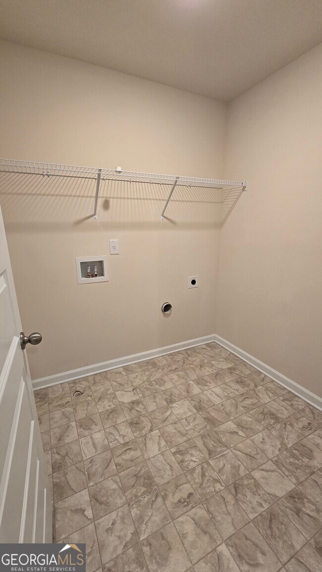 Building Photo - 13106 Vista Dr SE