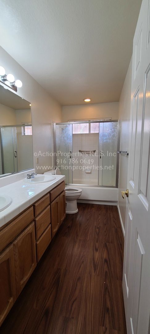 Building Photo - Woodcreek, West Roseville Single Story, , 4 Bed 2 Bath Large yard with Covered Patio and Shed wit...