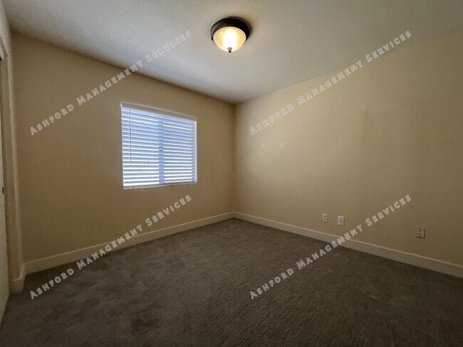 Building Photo - 16261 N 91st Dr
