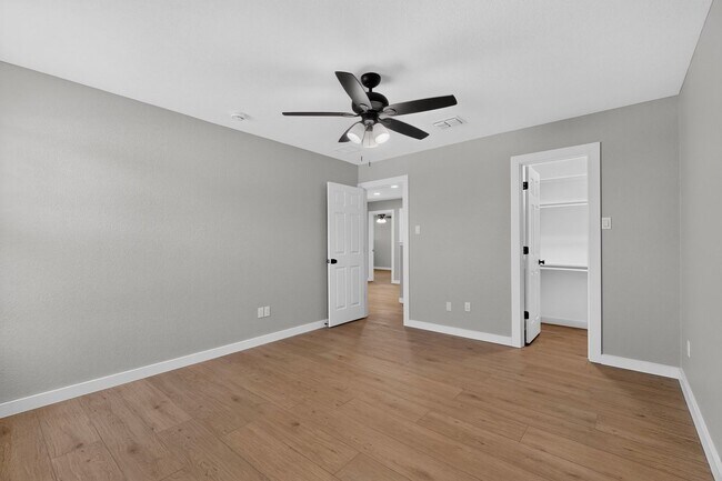 Building Photo - Spacious Renovation Ready To Be Called Home!!!
