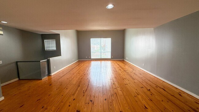 Building Photo - 2605 Calumet St