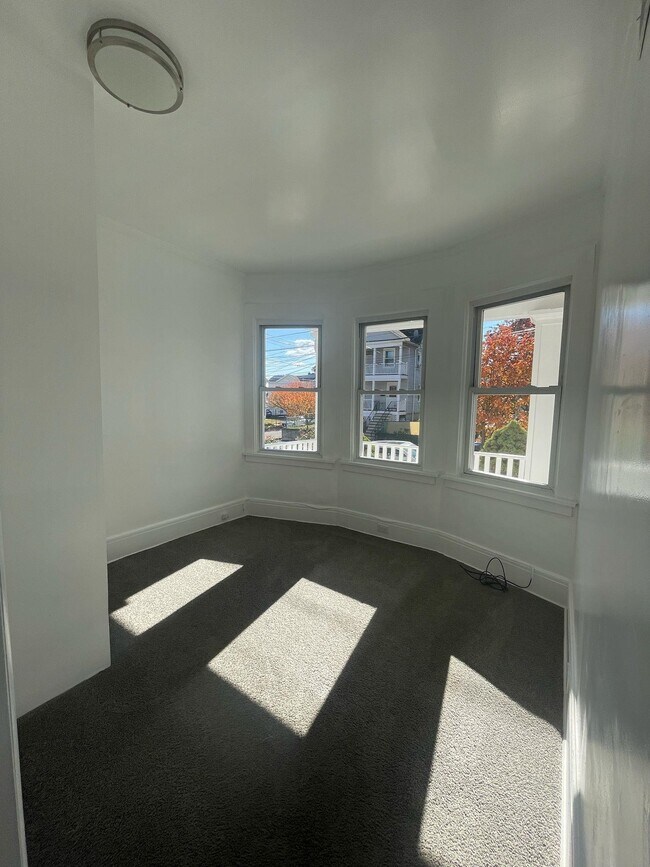 Building Photo - 114 Overlook Ave