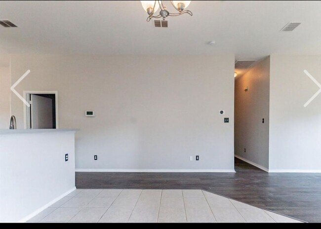 Building Photo - 4 Bedroom Single Family Home in Arlington....