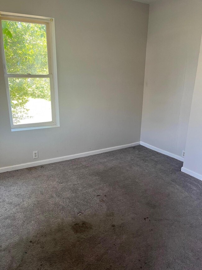 Building Photo - 302 Patton Ave NW