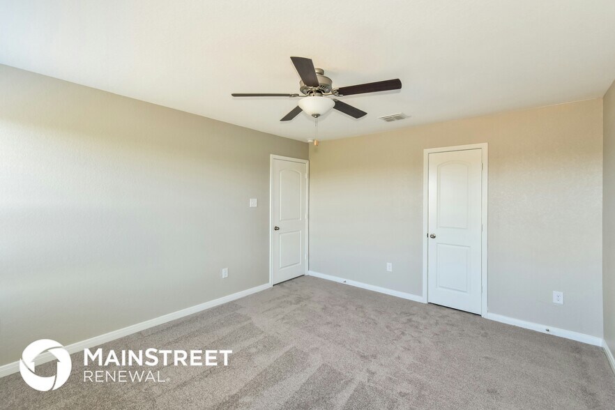 Building Photo - 3223 Begonia Bend