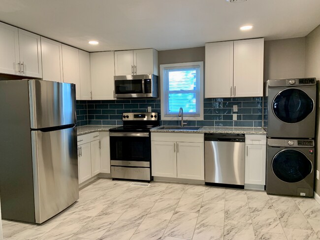 Building Photo - "5 Points Beauty 2-Bed Oasis in Huntsville. $500 off one month with 18 month lease!!!