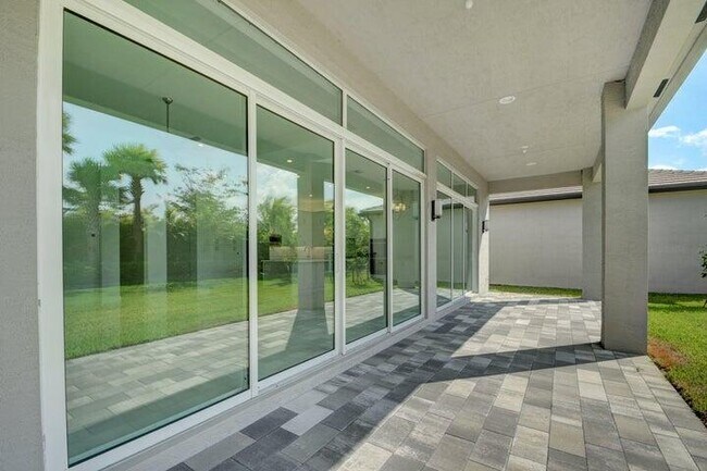 Building Photo - 12832 Veneto Springs Dr