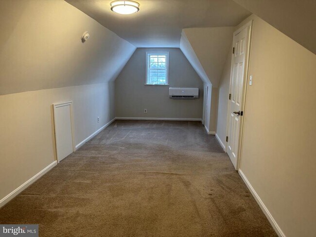 Building Photo - 11415 Eastern Ave