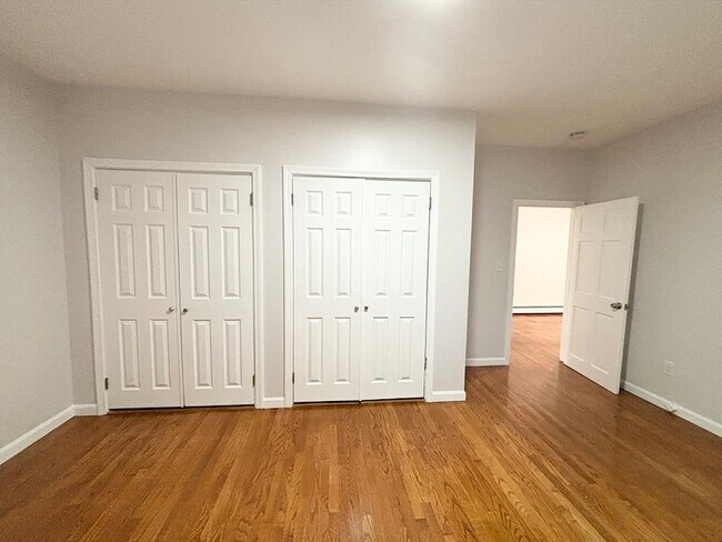 Building Photo - 98 Main St