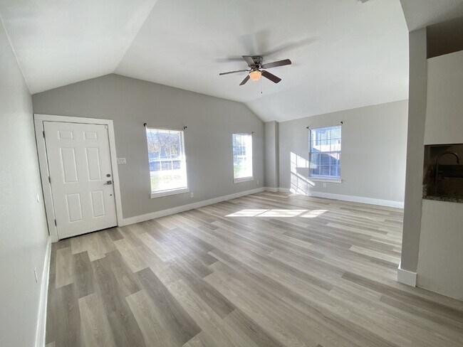 Building Photo - Charming 4-bedroom, 2-bathroom home in Fort Worth, TX!