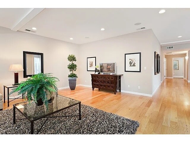 Building Photo - 530 Irven Ct