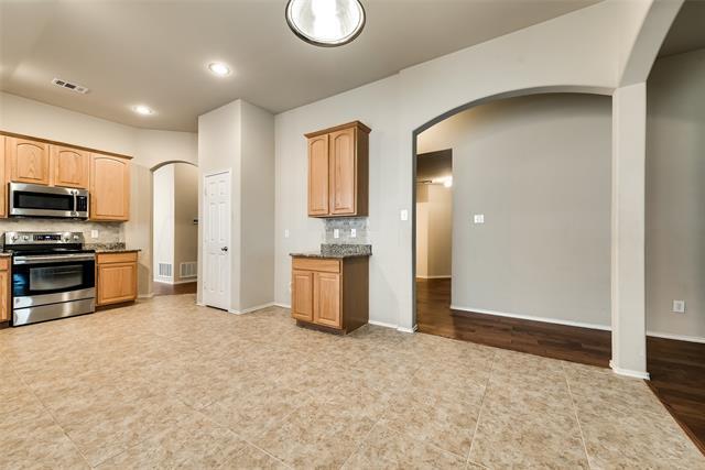 Building Photo - 5501 Crestwood Dr