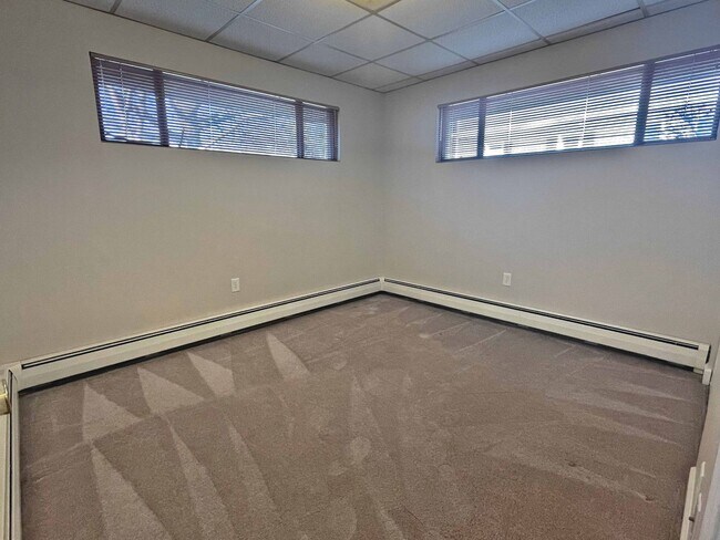 Building Photo - Three bedroom, two full bathrooms house in Enola