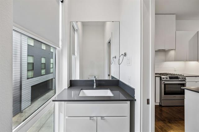 Building Photo - 4905 Live Oak St