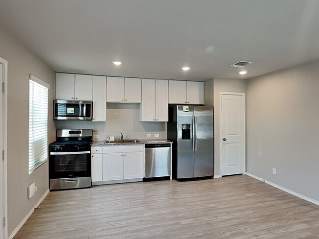 Building Photo - 5450 Verdugos Pl