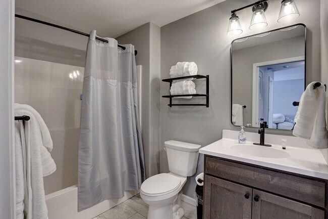 Building Photo - New-Willow Cascades Townhomes!