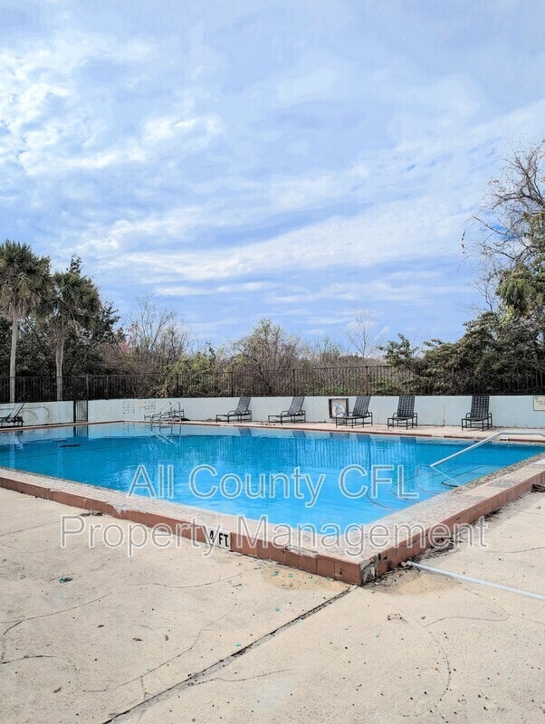 Building Photo - 4533 Lakeway Dr