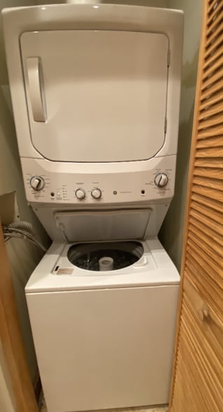 Building Photo - 6111 Fifth Ave