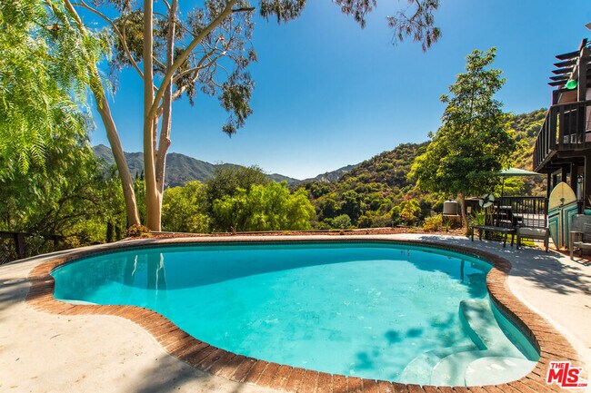 Building Photo - 2239 Topanga Skyline Dr