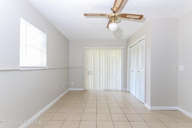 Building Photo - 2049 SE Talwood Ln
