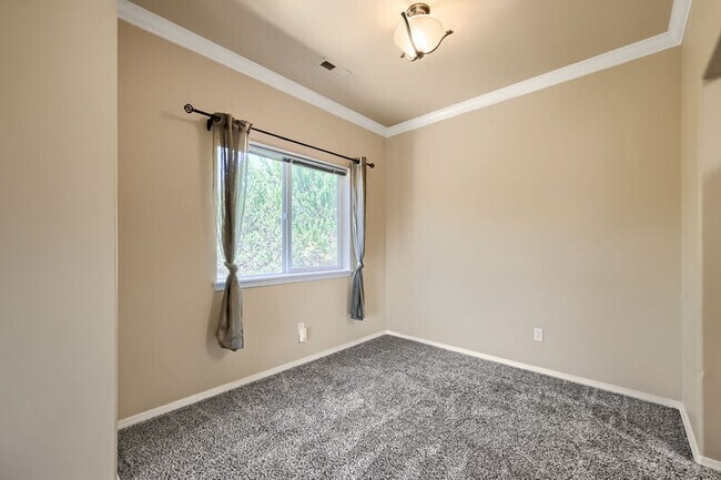 Building Photo - 3060 Mandalay Grove