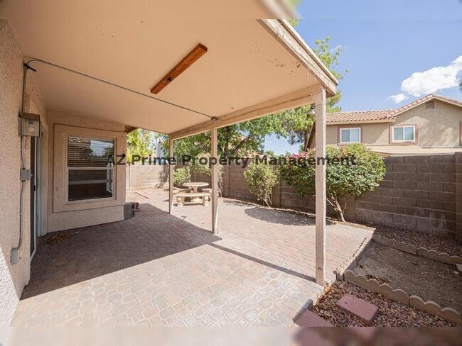 Building Photo - 489 W Carmen St