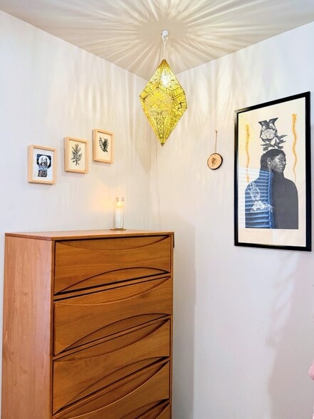 Building Photo - 3004 E 18th St