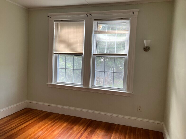 Building Photo - 5R Buffum St