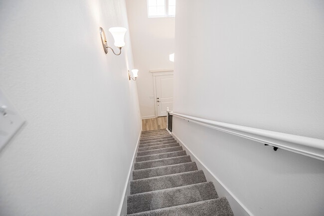 Building Photo - 4307 SW Bison St