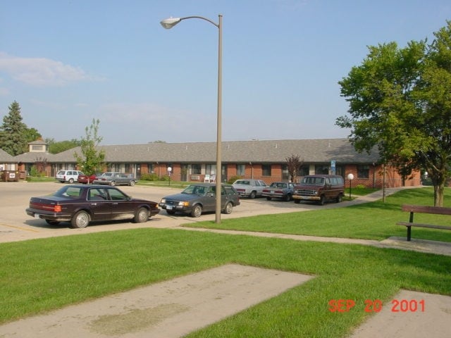 Primary Photo - Crestview Apartments