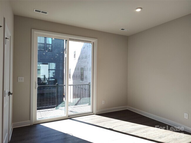 Building Photo - 6025 Fonsac Ln