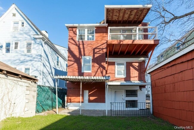 Building Photo - 22 Chestnut Pl