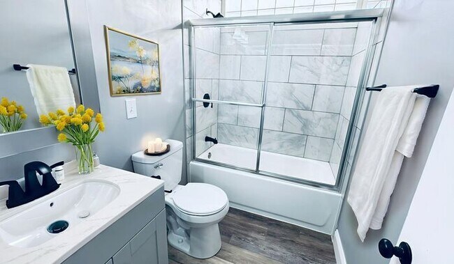 Building Photo - Charming Single-Family Home in Lee’s Summit - Love Your Lease Special