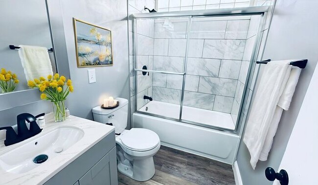 Building Photo - Charming Single-Family Home in Lee’s Summit - Reduced Rate + Choose Your Bonus: a Brand-New 55" T...