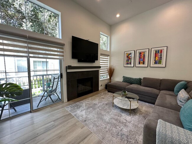 Building Photo - 1 Passage Ln