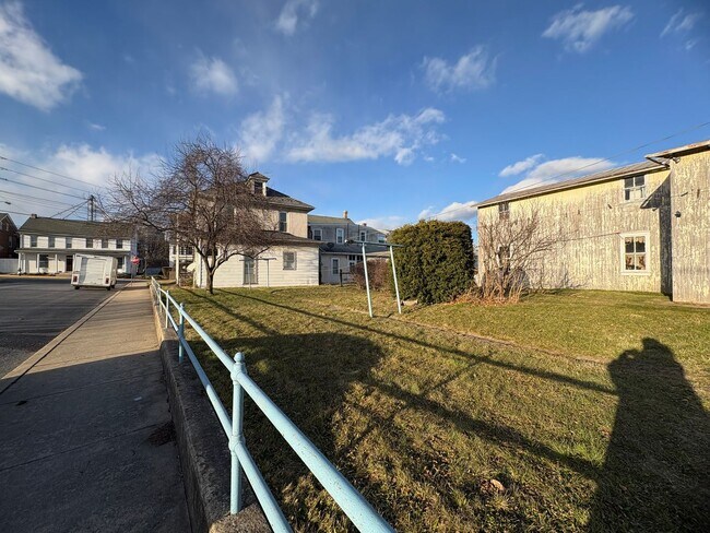 Building Photo - 1 Brown St