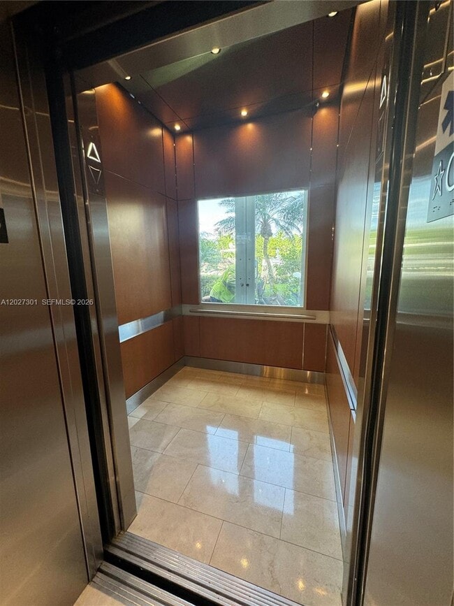Building Photo - 3500 Mystic Pointe Dr