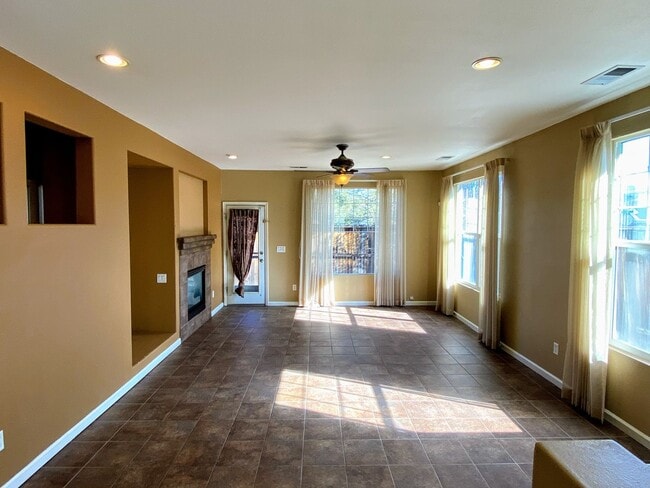 Building Photo - South Reno Rental Available