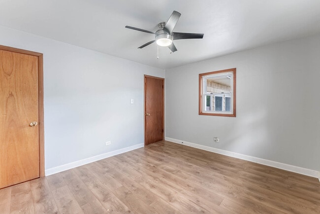 Building Photo - 5936 W 97th St