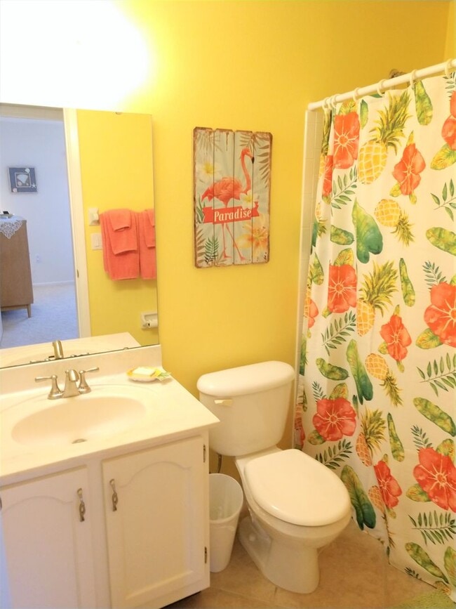 Building Photo - Seasonal Short-Term 2-Bedroom 2-Bathroom 2nd Floor Condo located at Mission Lakes!