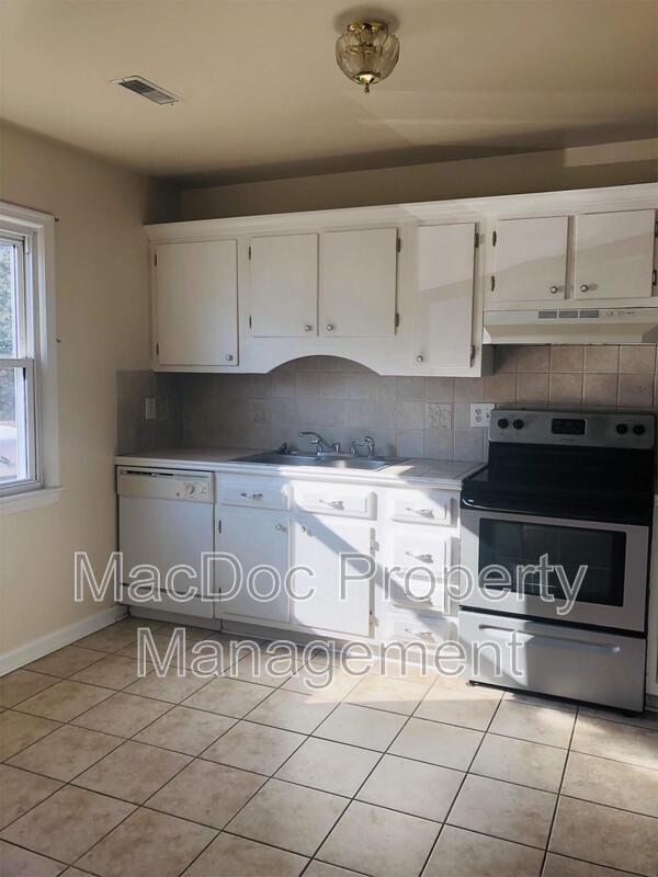 Building Photo - 405 Olde Greenwich Cir