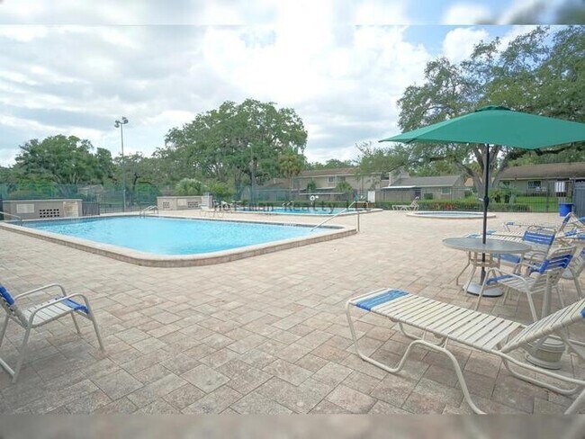 Building Photo - 2-Bed, 2-Bath Condo in Meadowood Community Temple Terrace