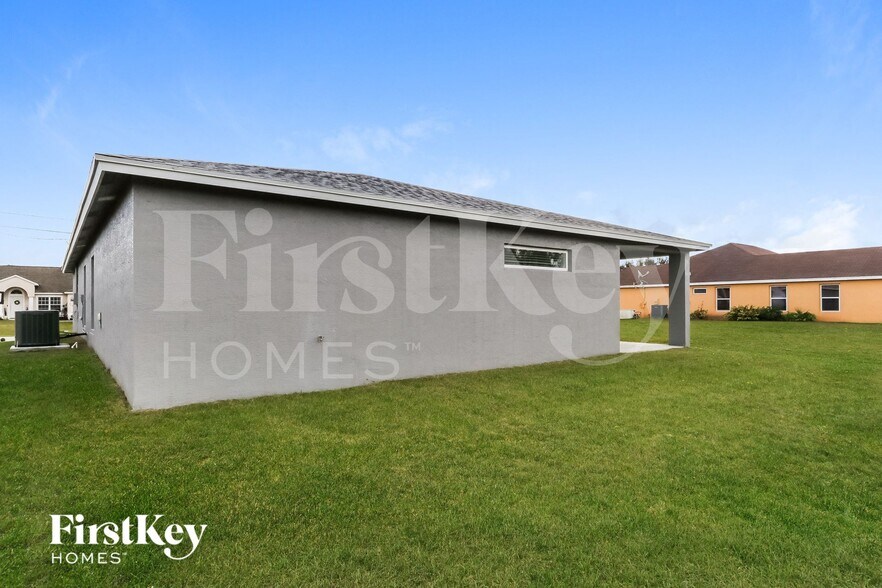 Building Photo - 2158 SW Algiers St