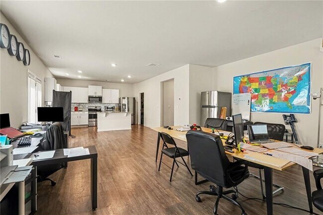 Building Photo - 477 Starbuck Parkway