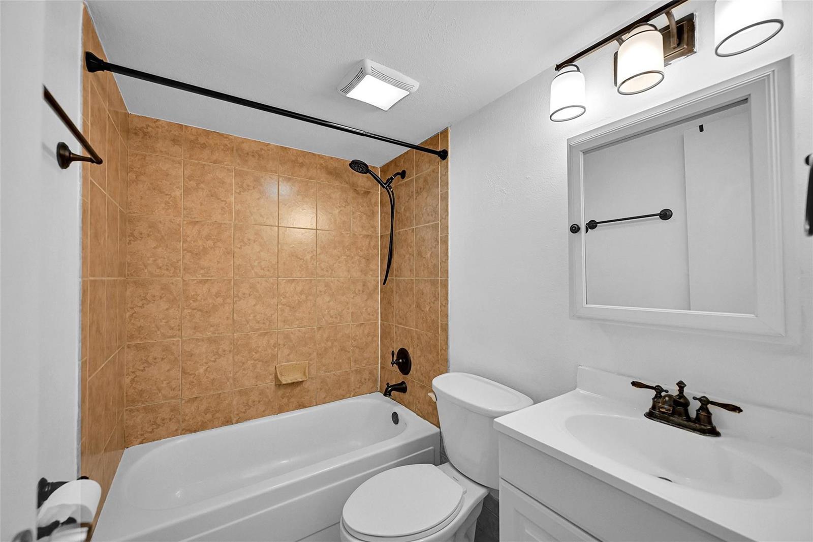 Building Photo - 7173 Orange Dr