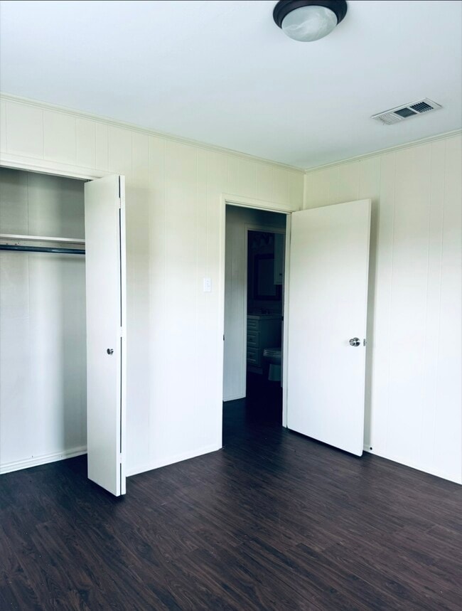 Building Photo - 1757 Sheppard Rees Rd