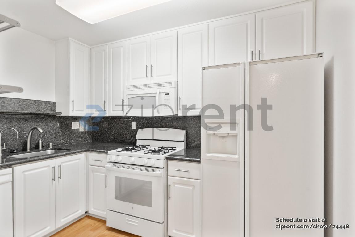 Building Photo - 334 Dunsmuir Terrace