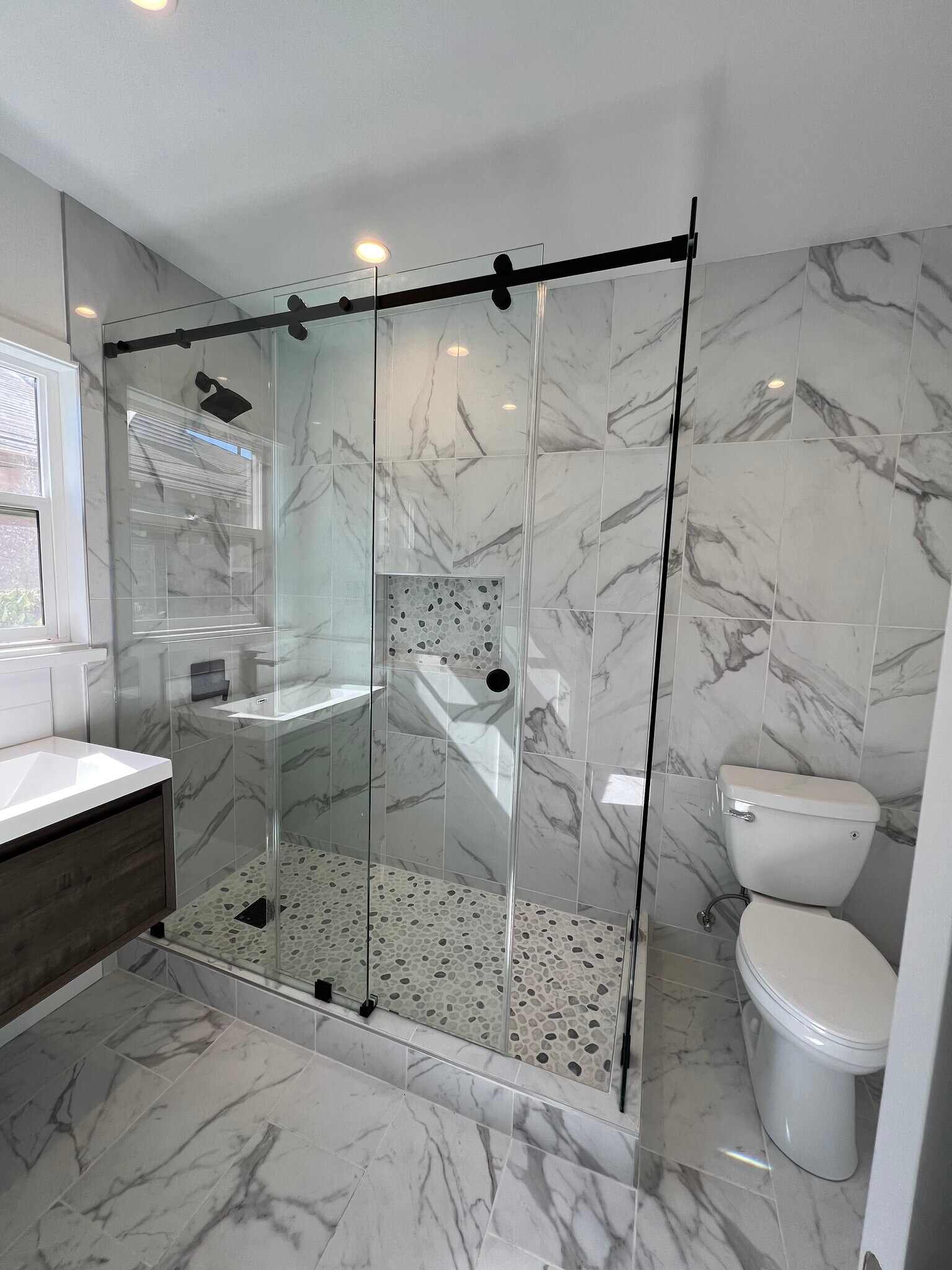 Building Photo - 428 N Glenwood Plz