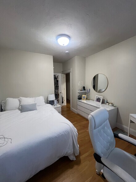 Building Photo - 145 L St